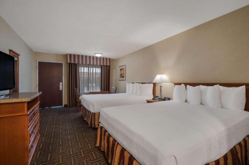 Best Western Norwalk Inn - image 9