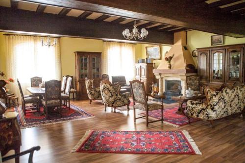 VILLA DAVID in Corullon