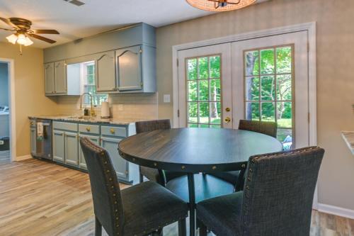 Cozy High Point Vacation Rental Near HPU Campus in High Point, USA