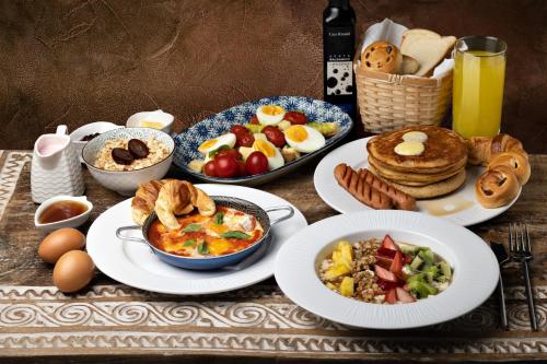 Food and beverages, Hotel Boutique Casa Hendaus - Adults Only in San Andres Island