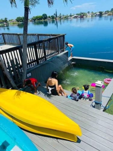 Lakefront Retreat Villa Water View Fishing Casino in Fort Lauderdale, USA