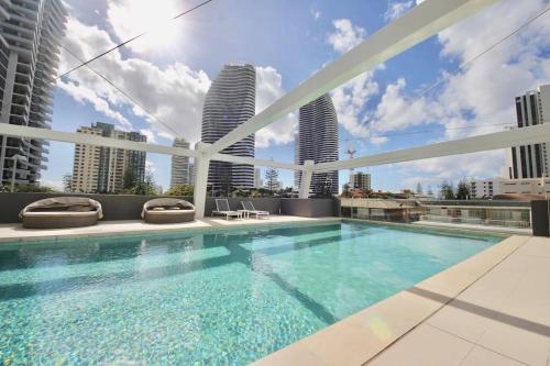 Broadbeach apartment level 10 with Beach Views