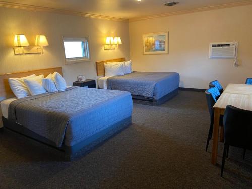 2 double beds