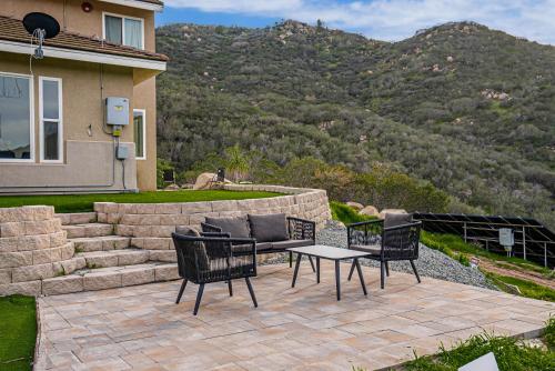 Private Mountain Top Estate-Lux retreat W Pool-Spa in El Cajon, USA