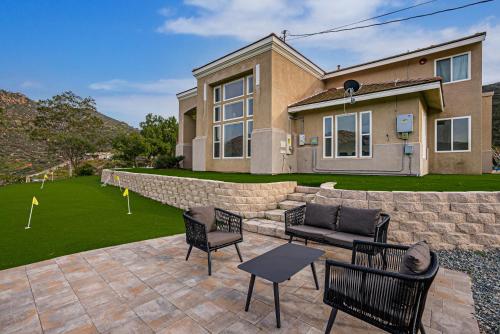 Private Mountain Top Estate-Lux retreat W Pool-Spa in El Cajon, USA