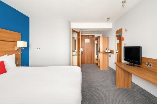 Holiday Inn Express Shrewsbury an IHG Hotel - image 13