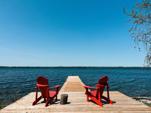 Tanglewood - Large Waterfront Home in PEC