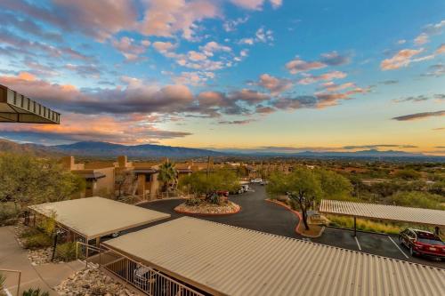 STUNNING Views of Ventana Canyon Mountains AND City Lights! - image 5