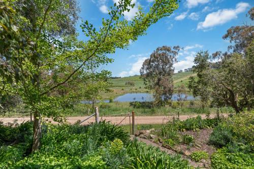 Bendalong - Rural Retreat, Short Drive to CBD