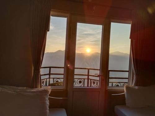 Hotel High Ground Inn Sarangkot in ซารังโกฏ