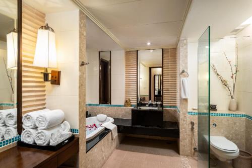 room detail thumbnail 2