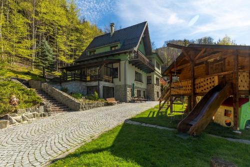 Penzion Na Lomné (Penzion Na Lomne) in Trojanovice