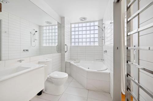 2 bedrooms, 3 beds