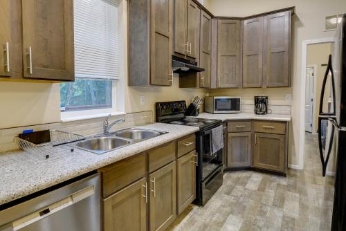 Hoodsport Vacation Rental w/ Private Lake Access! in Hoodsport (WA)
