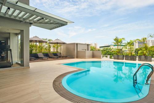 balkon/terras, Holiday Inn Express And Suites Singapore Novena By IHG in Novena