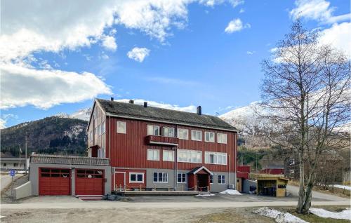 . Awesome Apartment In Tresfjord With Wifi And 4 Bedrooms