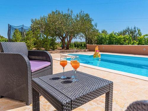Erkély/terasz, Apartment with swimming pool and 2 rooms in Dubrava kod Sibenika