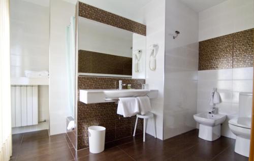 Hotel Isasa - image 4