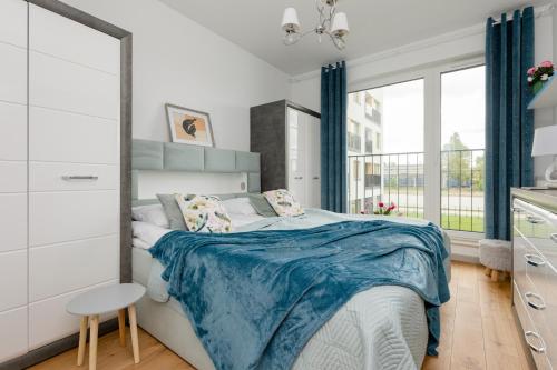 Warsaw Kotsisa Apartments with Parking by Noclegi Renters, Warszawa