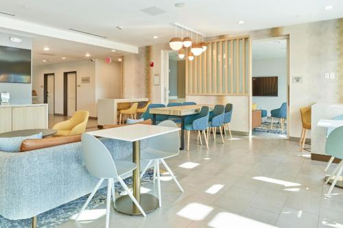 TownePlace Suites by Marriott Hixson - image 3