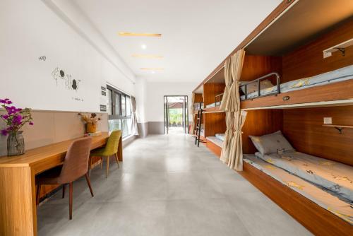 Bed in 6-Bed Female Dormitory Room image 1