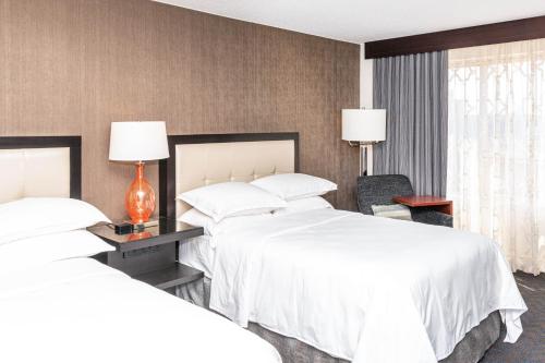 2 double beds