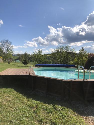 Maison 6 Personnes Avec Piscine - Location saisonnière - Vernoux-en-Vivarais