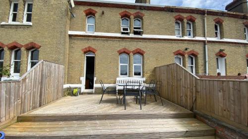 Cozy coastguard cottage with sea views in East Cowes