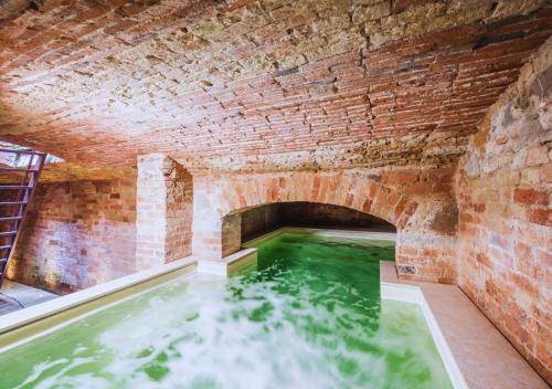 CountryHouse con Piscina Riscaldata Vicina al Centro gîte à louer Castello