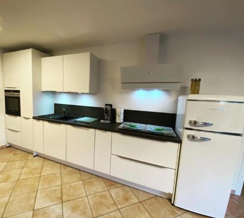 廚房, Apartment Am Haullenbach in 巴特薩森多夫