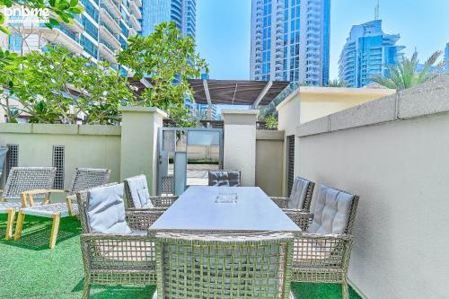 bnbmehomes | Majestic Marina Gem nr Ain Dubai -G05 - image 12