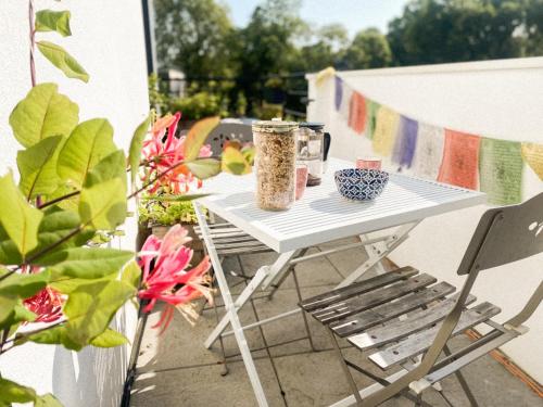 L'Olympique: appartement cosy, vue canal grande terrasse et parking