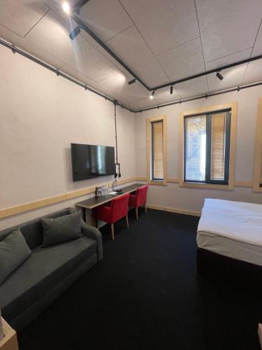 room detail thumbnail 1