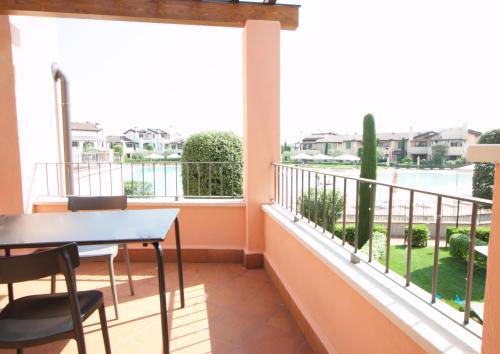 Apartment with Pool View 