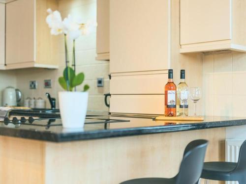 Baltic Dockside Apartment, Free Parking, Liverpool (photo 3)
