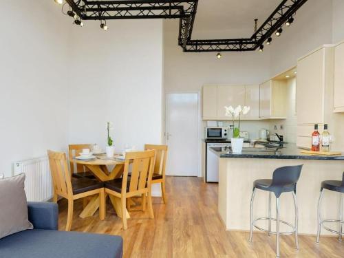 Baltic Dockside Apartment, Free Parking, Liverpool (photo 8)