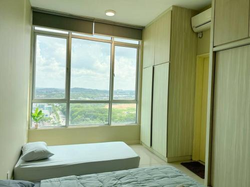 JB City Sunset Studio Paradigm Sutera & UTM Wifi 4pax JB City Sunset Studio Paradigm Sutera & UTM Wifi 4pax