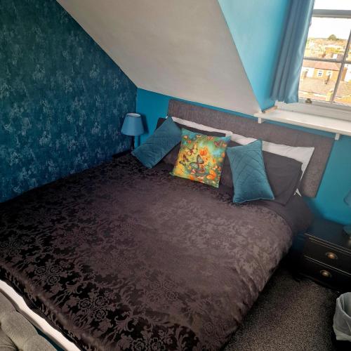 Large Double Room 2 room in Philbeach Guest House