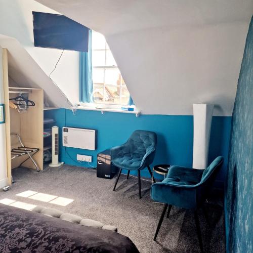 Large Double Room 2 image 3