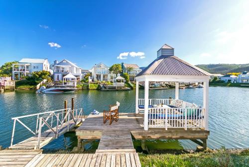 สภาพแวดล้อมโดยรอบ, Perfect Canal Escape on Thesen Islands in เกาะเทเซน