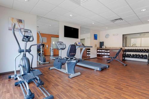 Comfort Suites & Conference Center Worthington - image 7