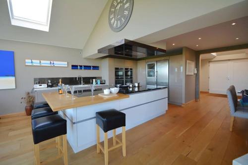 Lake View Retreat - with Hot Tub and Sports Bar