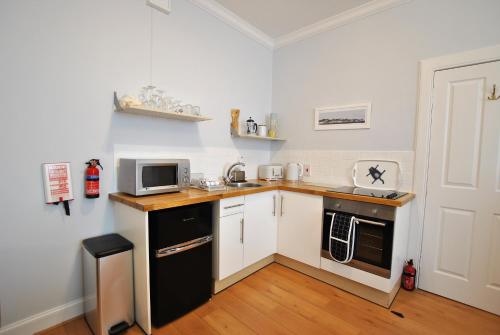 virtuve, Market Apartment- harbourfront studio Pittenweem in Pittenweem