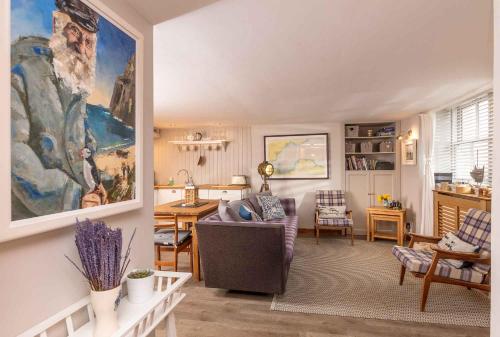 East Pier View- stunning shorefront home