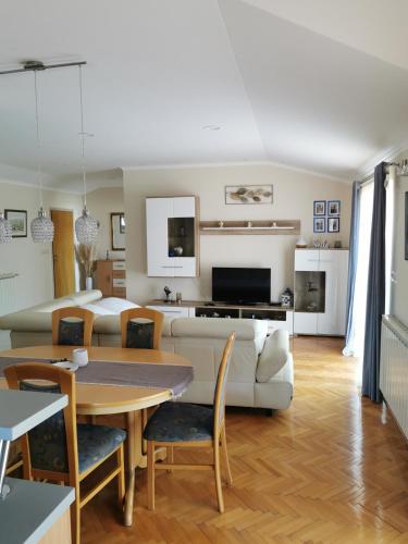 Apartments Tutina 5