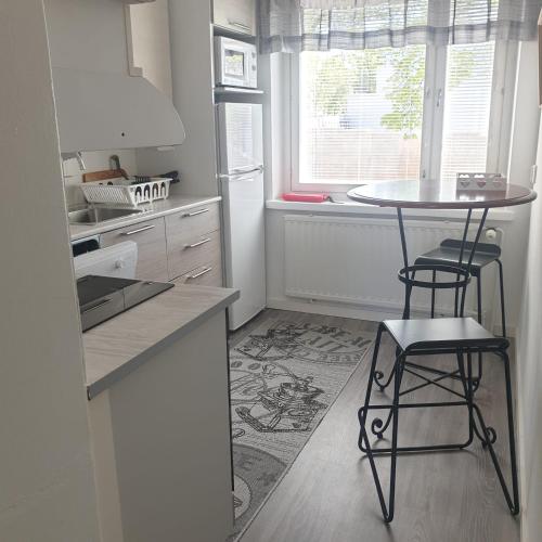 Rauhallinen kaksio keskustassa in 伊瑪德拉