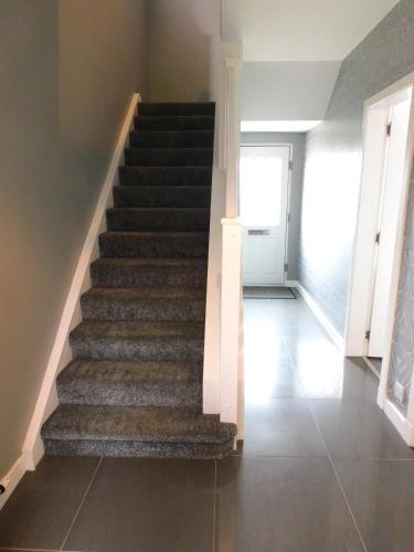 Beautiful 3 bedroom home with large garden 35 mins to Glasgow & Edinburgh in Harthill