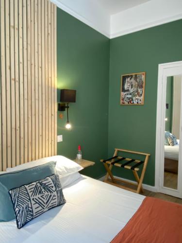 Double Room image 1