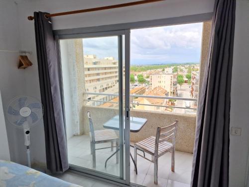  Estudio Biarritz 618 in Empuriabrava