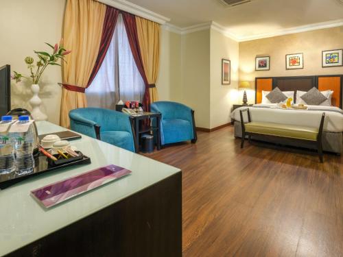 Deluxe Double Room image 3